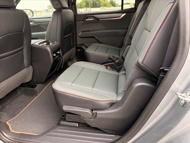 2025 GMC Acadia AT4