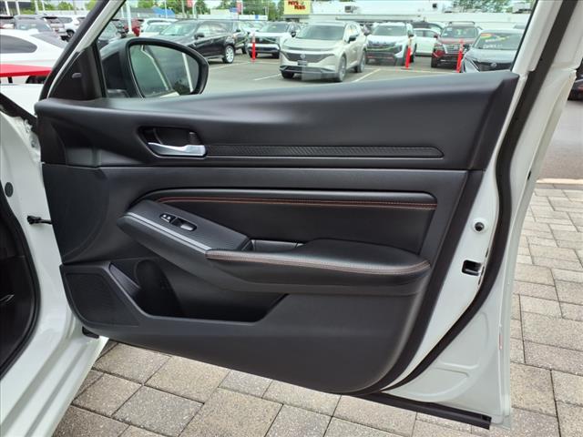 2022 Nissan Altima 2.0 SR