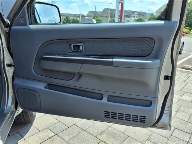 2004 Nissan Frontier XE