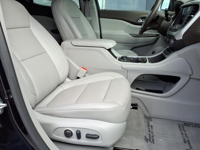 2022 GMC Acadia SLT