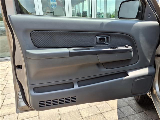 2004 Nissan Frontier XE