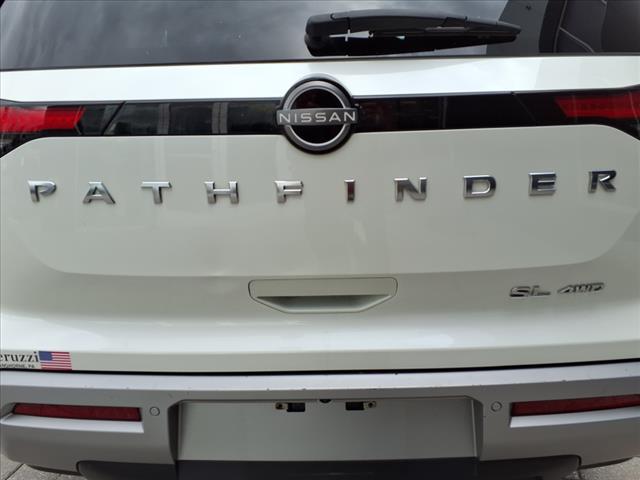 2022 Nissan Pathfinder SL