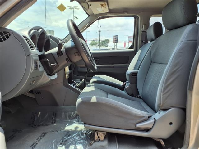 2004 Nissan Frontier XE
