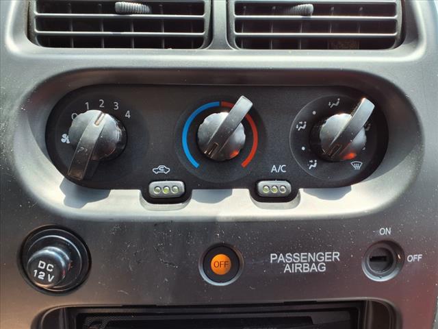 2004 Nissan Frontier XE