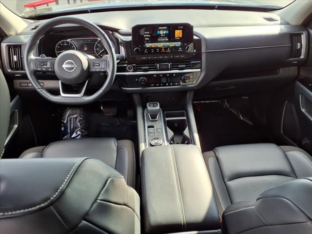 2022 Nissan Pathfinder SL