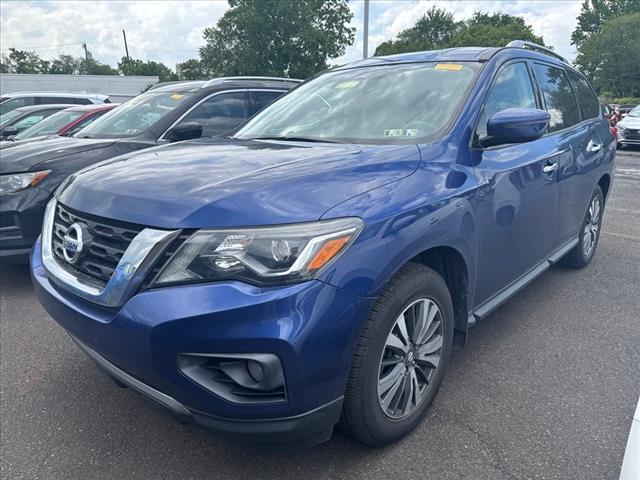 2017 Nissan Pathfinder SV