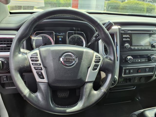 2017 Nissan Titan SV