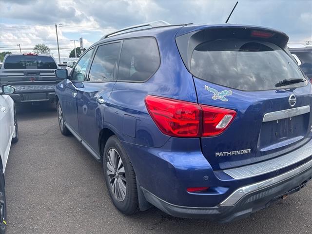 2017 Nissan Pathfinder SV