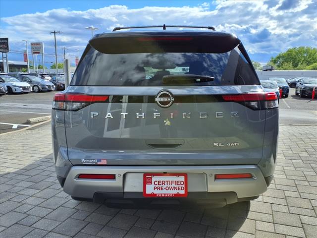 2022 Nissan Pathfinder SL