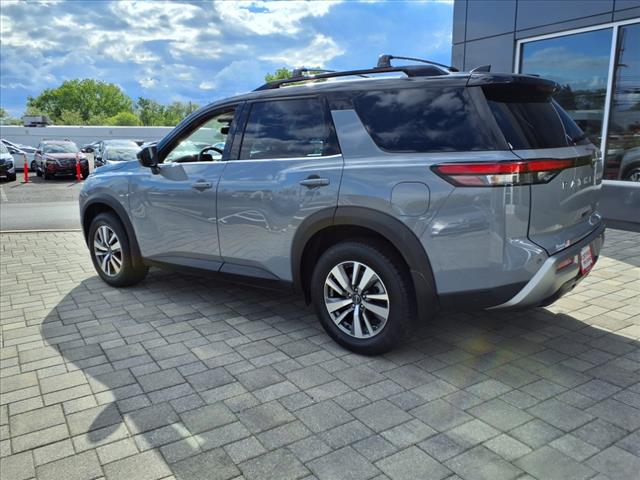 2022 Nissan Pathfinder SL
