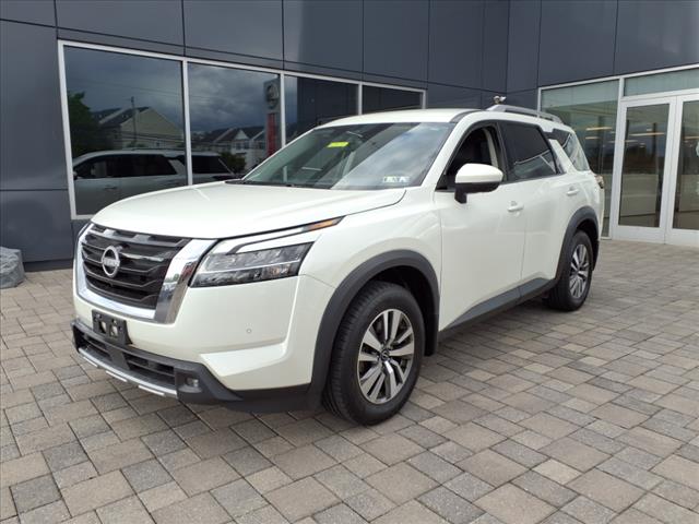 2022 Nissan Pathfinder SL