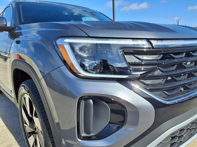 2025 Volkswagen Atlas Cross Sport 2.0T SEL