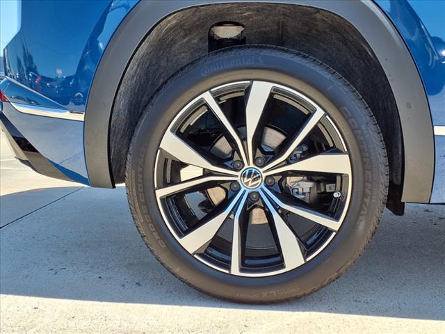 2025 Volkswagen Atlas Cross Sport 2.0T SEL Premium R-Line