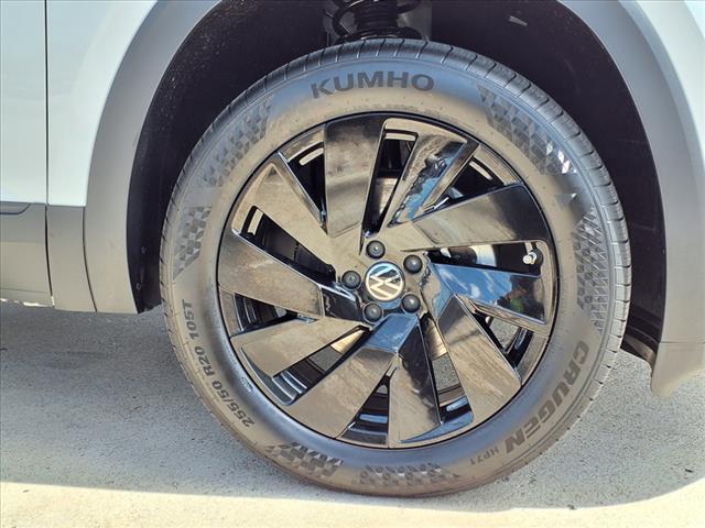 2025 Volkswagen Atlas 2.0T SE w/ Technology
