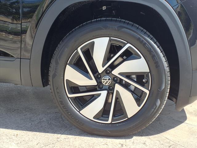 2025 Volkswagen Atlas 2.0T SE w/ Technology
