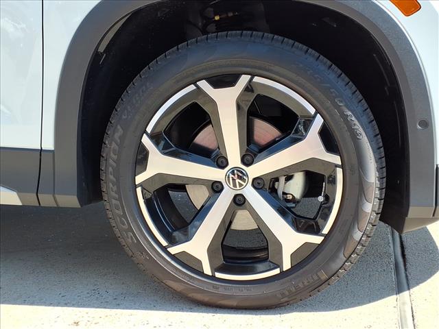 2025 Volkswagen Tiguan 2.0T SE