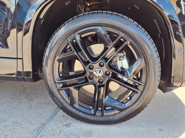 2025 Volkswagen Tiguan 2.0T SE R-Line Black