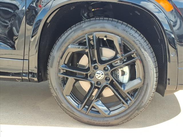 2025 Volkswagen Tiguan 2.0T SE R-Line Black