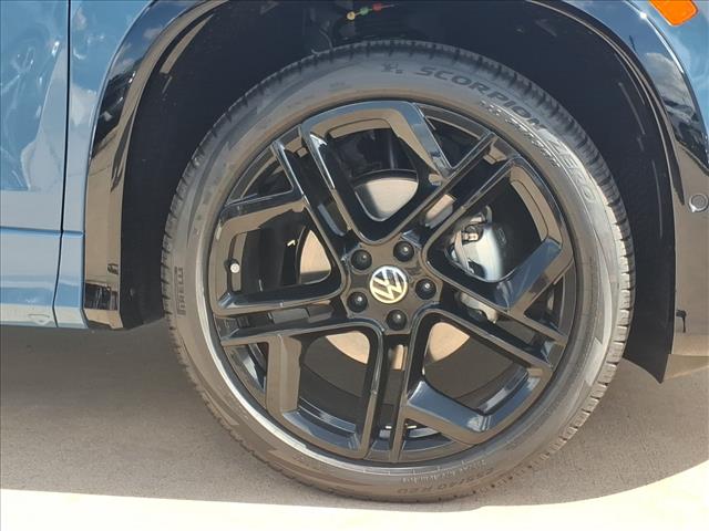 2025 Volkswagen Tiguan SE R-Line Black