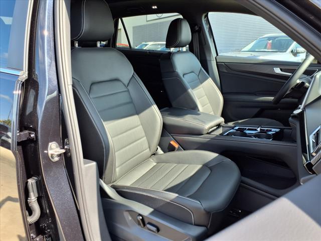 2025 Volkswagen Atlas Cross Sport 2.0T SEL