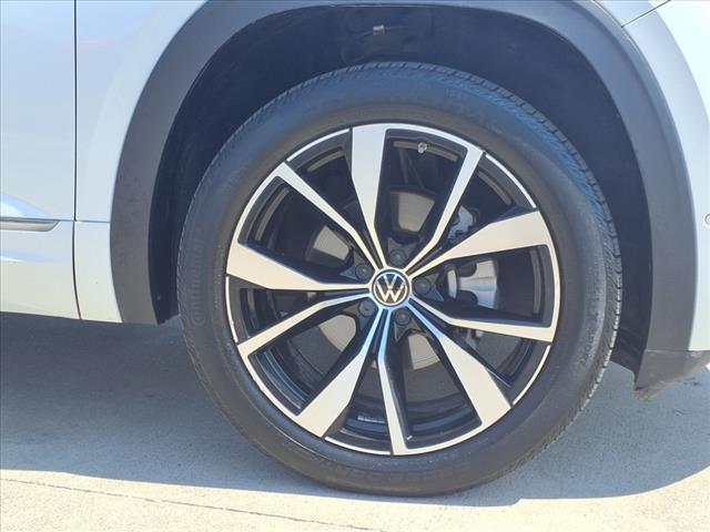 2024 Volkswagen Atlas Cross Sport 2.0T SEL Premium R-Line