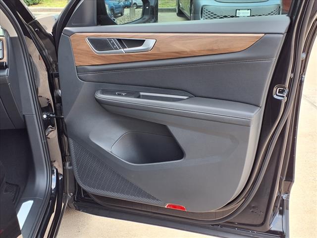 2025 Volkswagen Atlas 2.0T SE w/ Technology