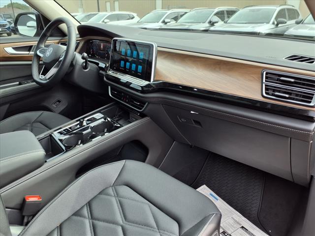 2024 Volkswagen Atlas 2.0T SE w/ Technology