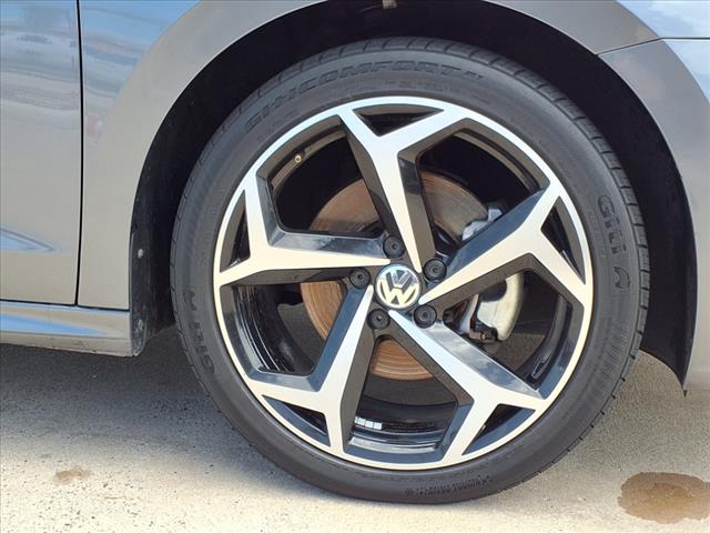 2022 Volkswagen Passat 2.0T R-Line