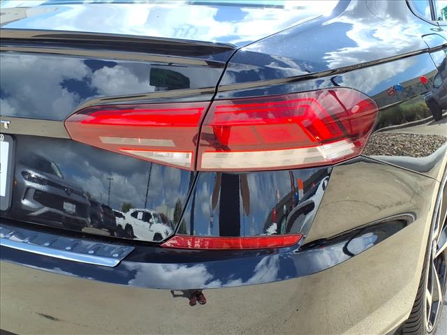 2022 Volkswagen Passat 2.0T R-Line