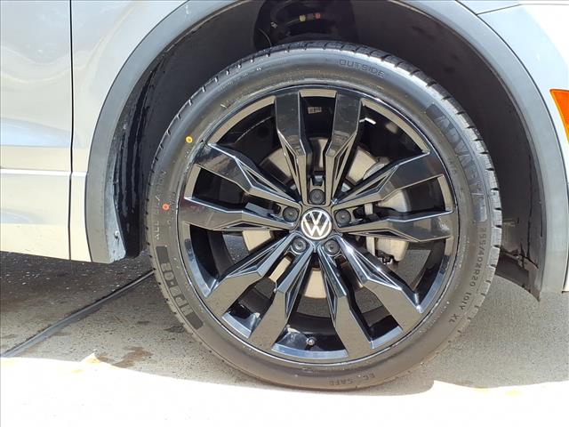 2021 Volkswagen Tiguan 2.0T SE R-Line Black
