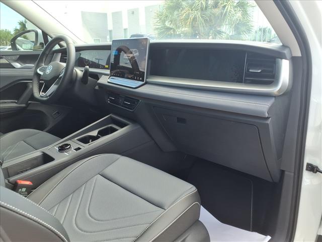 2025 Volkswagen Tiguan 2.0T SE