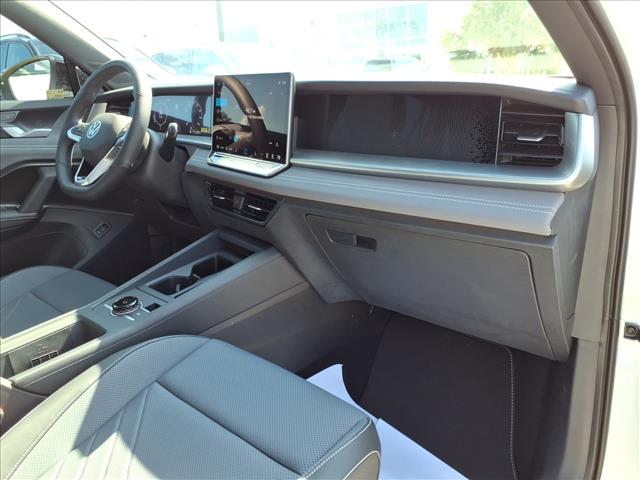 2025 Volkswagen Tiguan 2.0T SE R-Line Black
