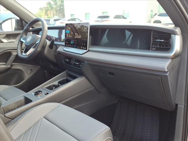 2025 Volkswagen Tiguan SE R-Line Black