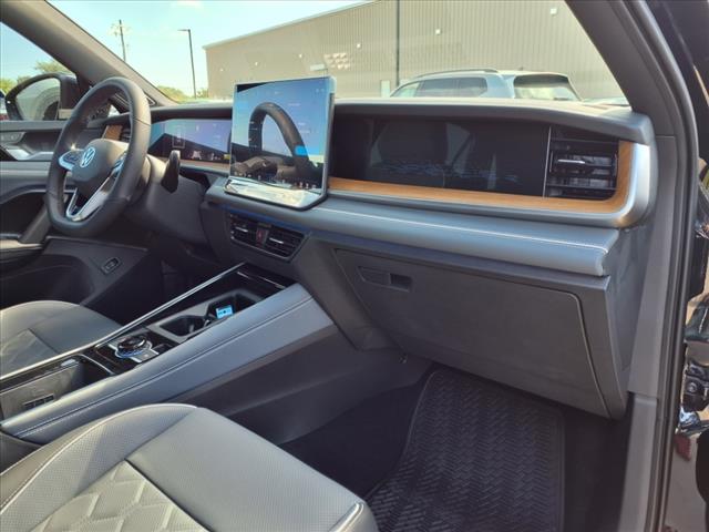 2025 Volkswagen Tiguan 2.0T SEL R-Line