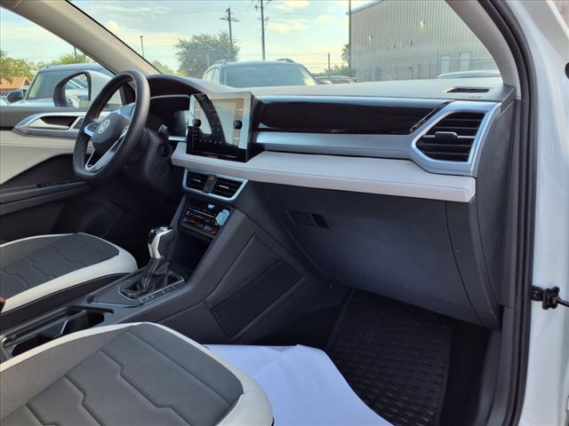 2025 Volkswagen Taos 1.5T SE