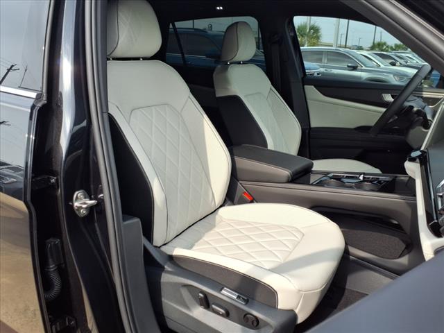 2025 Volkswagen Atlas Cross Sport 2.0T SEL Premium R-Line