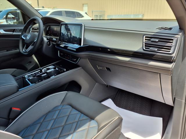2025 Volkswagen Atlas Cross Sport 2.0T SEL Premium R-Line