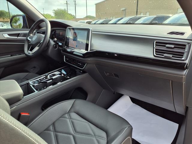 2025 Volkswagen Atlas Cross Sport 2.0T SE w/ Technology