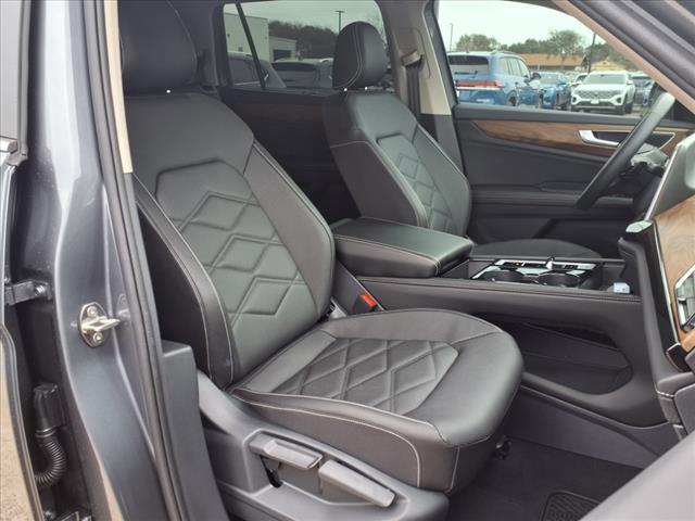 2025 Volkswagen Atlas 2.0T SE w/ Technology