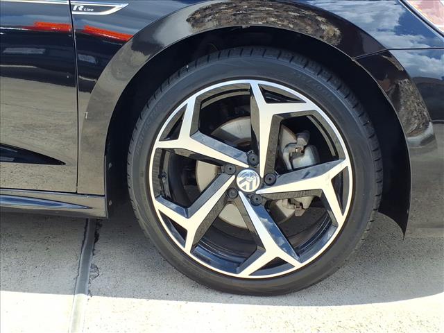 2022 Volkswagen Passat 2.0T R-Line