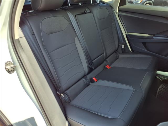 2025 Volkswagen Taos 1.5T SE Black