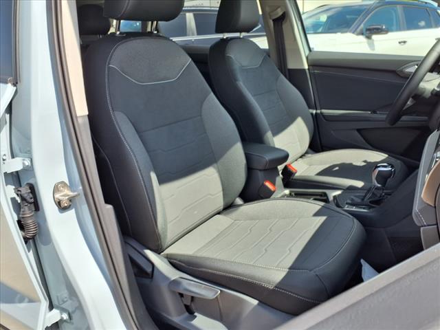 2025 Volkswagen Taos 1.5T SE Black