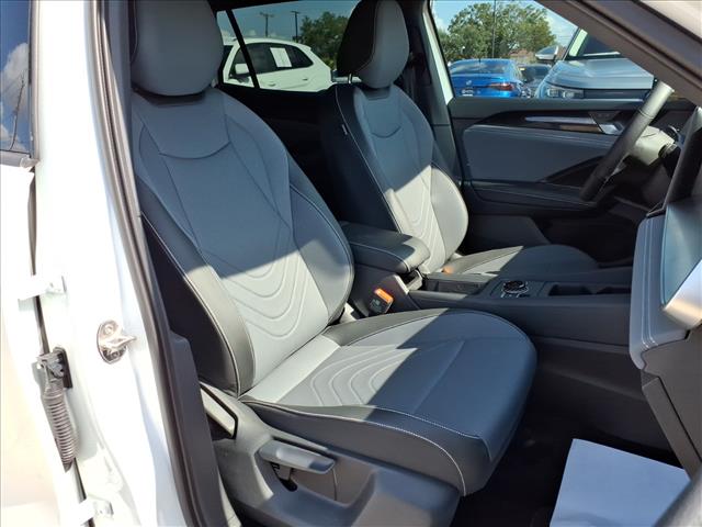 2025 Volkswagen Tiguan 2.0T SE R-Line Black