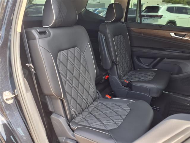 2025 Volkswagen Atlas 2.0T SEL Premium R-Line
