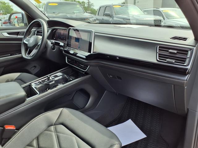 2024 Volkswagen Atlas Cross Sport 2.0T SE w/ Technology