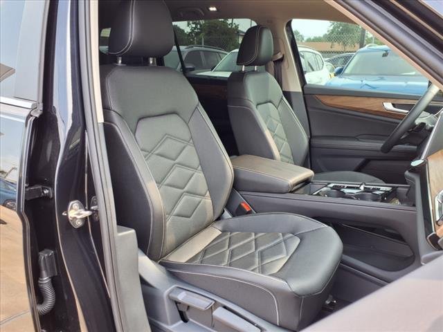 2025 Volkswagen Atlas 2.0T SE w/ Technology