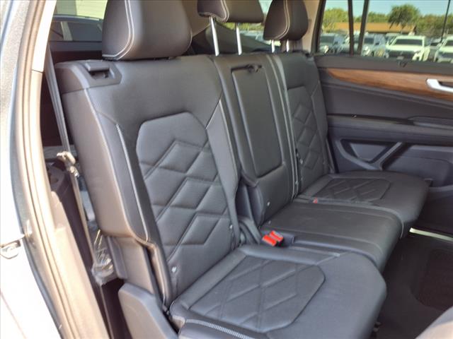 2025 Volkswagen Atlas 2.0T SE w/ Technology