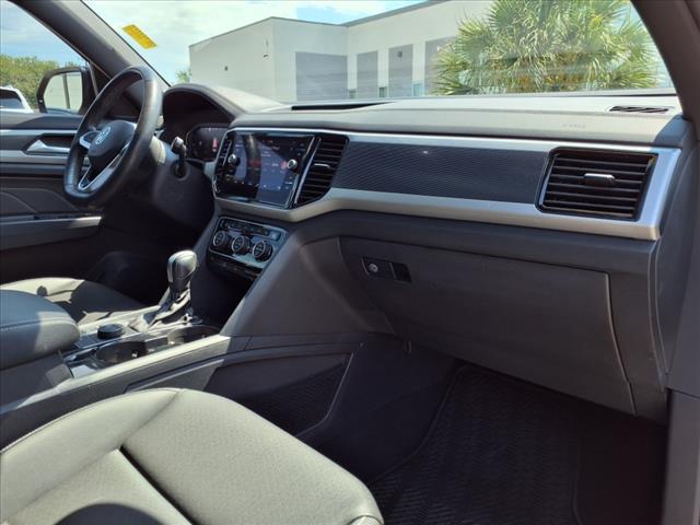 2023 Volkswagen Atlas Cross Sport 3.6 V6 SEL R-Line Black