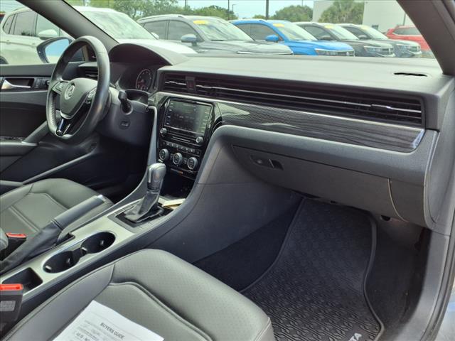 2022 Volkswagen Passat 2.0T R-Line