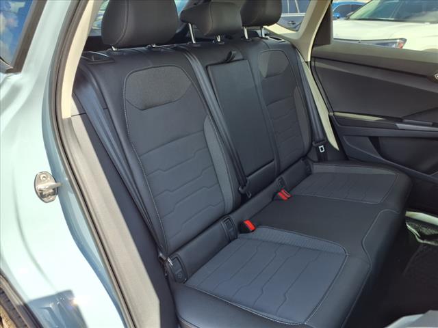 2025 Volkswagen Taos 1.5T SE Black